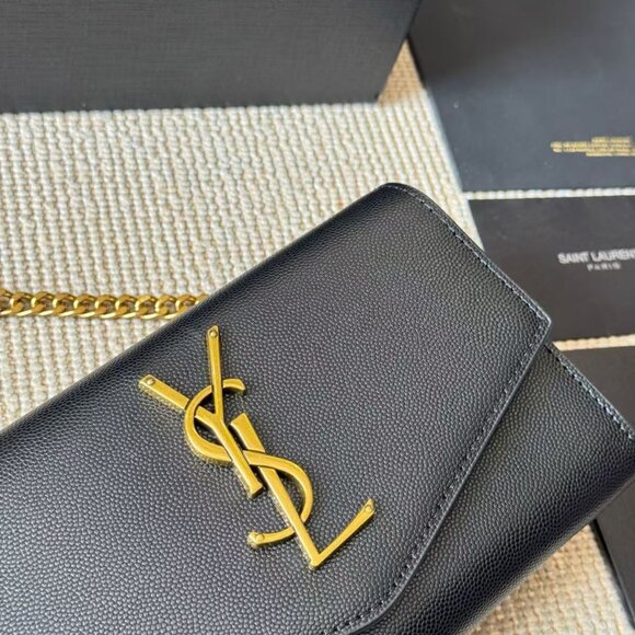 Classic YVES Bag: A Stylish and Versatile Choice for Elegance - Picture 4 of 8